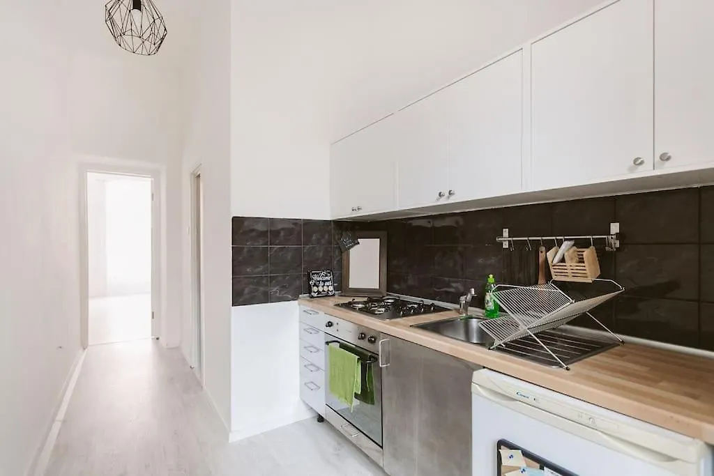 Bright And Cozy - City Center Apt Budapest 0*,